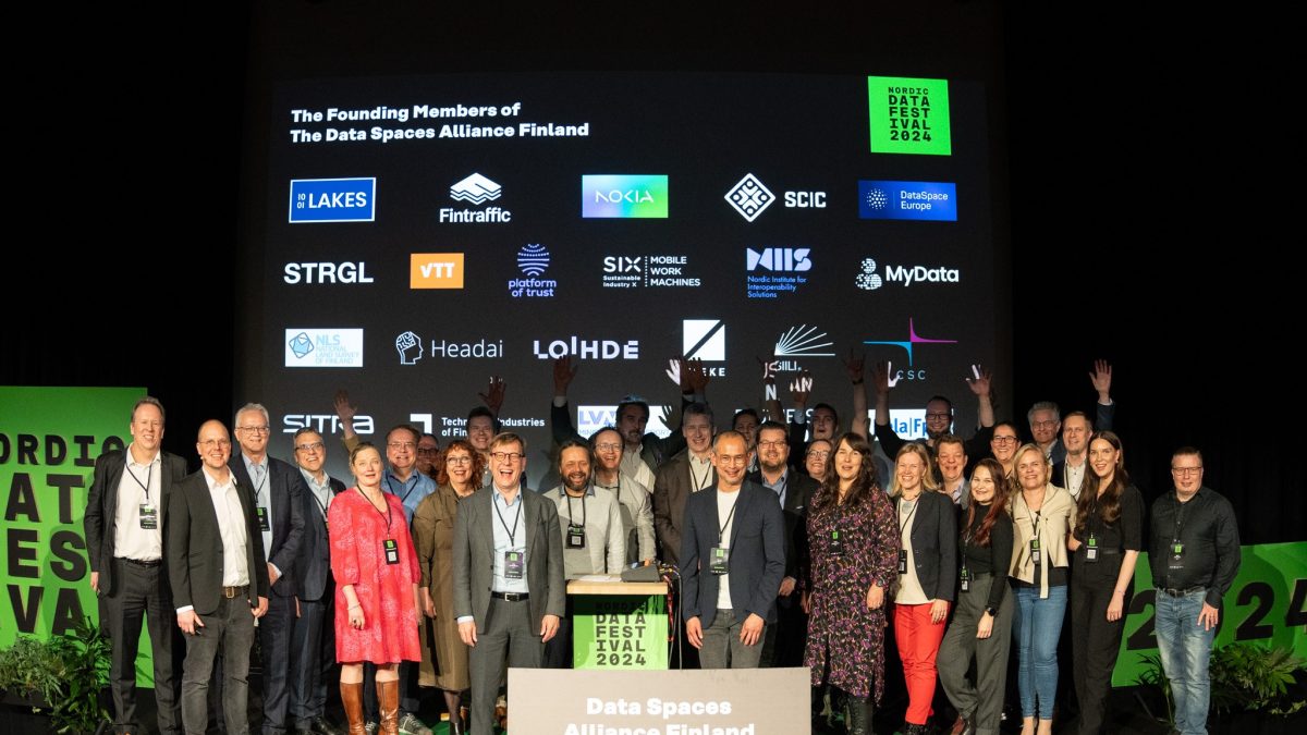 Founding members of the Data Space alliance Finland on the stage in Data festival event.