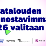 Vaaleanvioletilla taustalla oleva graafinen mainos, jossa suuri sininen teksti: 'Datatalouden kiinnostavimmat 2026 valitaan nyt'. Tekstin ympärillä on vihreitä ja vaaleanpunaisia kolmiomaisia graafisia elementtejä. Alareunassa näkyvät useiden organisaatioiden logot, kuten Data Spaces Alliance Finland, Business Finland, Sitra, Teknologiateollisuus, TIEKE ja Euroopan unionin rahoitustuki.